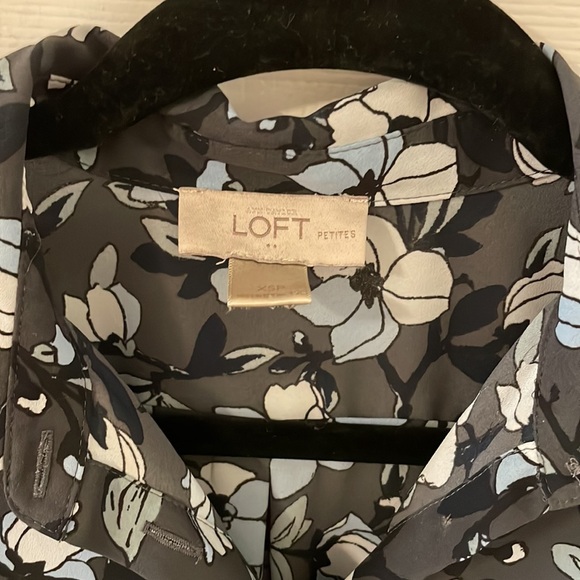 Loft Blue Floral Button Down Shirt - Picture 5 of 7